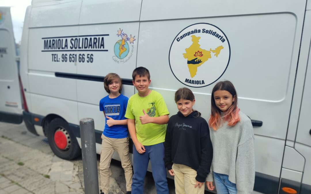 NUESTRO COLE MTRA. EMILIA ZUZA SE UNE A MARIOLA SOLIDARIA PARA RECOGER ROPA Y CALZADO!